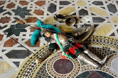 Mimmo Cuticchio in un suo spettacolo. Fotografie di Giulio Azzarello &copy;2017.