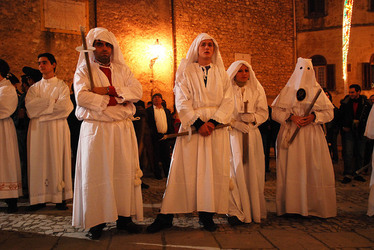 PROCESSIONE RELIGIOSA in Sicilia. Fotografie di Giulio Azzarello &copy;2014.