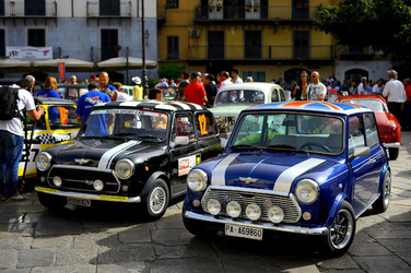 RADUNO di auto classiche MiniCooper. Fotografie di Giulio Azzarello &copy;2016.