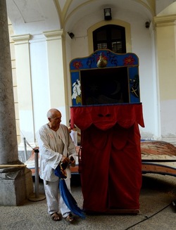 BRUNO LEONE Pulcinella. Fotografie di Giulio Azzarello ©2020. BRUNO LEONE Pulcinella. Fotografie di Giulio Azzarello ©2020.