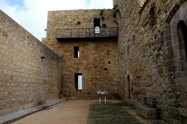 CASTELLO DI SALEMI in Sicilia. Fotografie di Giulio Azzarello &copy;2014.