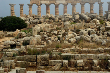 SELINUNTE il sito e parco archeologico. Fotografie di Giulio Azzarello &copy;2014.