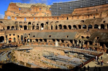 COLOSSEO Roma. Fotografie di Giulio Azzarello ©2020. COLOSSEO Roma. Fotografie di Giulio Azzarello ©2020.