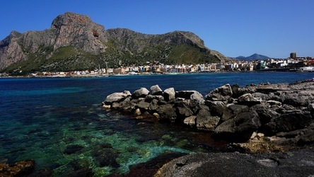 BAIA DEL CORALLO. Fotografie di Giulio Azzarello &copy;2022.