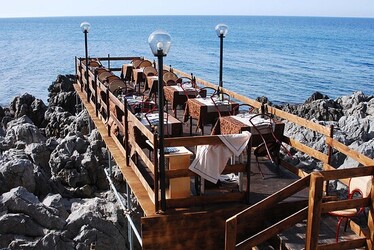 CEFALU e il suo Duomo in Sicilia. Fotografie di Giulio Azzarello &copy;2014.