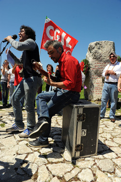 PORTELLA della Ginestra in Sicilia. Fotografie di Giulio Azzarello &copy;2014.