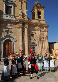 GRUPPO FOLK SICILIANO a Marsala. Fotografie di Giulio Azzarello &copy;2014.