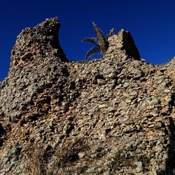 RUDERE DI PIETRA. Fotografie di Giulio Azzarello &copy;2022.