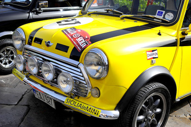 RADUNO di auto classiche MiniCooper. Fotografie di Giulio Azzarello &copy;2016.