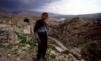 HASANKEYF Kurdistan turco. Fotografie di Giulio Azzarello ©2001 2022. HASANKEYF Kurdistan turco. Fotografie di Giulio Azzarello ©2001 2022.