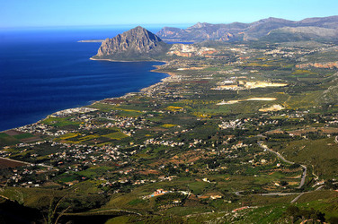 ERICE e il suo QUARTIERE SPAGNOLO.Fotografie di Giulio Azzarello &copy;2014.