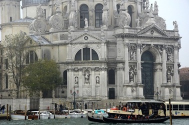 BIENNALE di VENEZIA 2017 la citt&agrave; particolari. Fotografie di Giulio Azzarello &copy;2018.