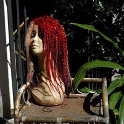 TRUCCO PARRUCCO. Fotografie di Giulio Azzarello ©2022. TRUCCO PARRUCCO. Fotografie di Giulio Azzarello ©2022.