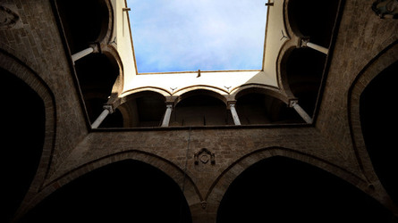 LOGGIATO arabo normanno allo Steri di Palermo. Fotografie di Giulio Azzarello &copy;2014.