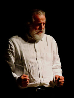 Mimmo Cuticchio in un suo spettacolo. Fotografie di Giulio Azzarello &copy;2017.