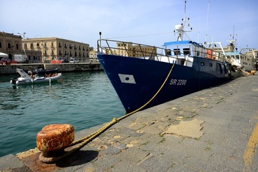 BARCHE da PESCA fotografie di Giulio Azzarello &copy;2019.
