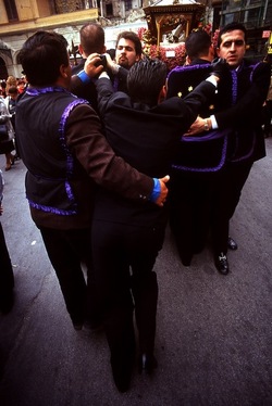 VUCCIRIA anni 90. Fotografie di Giulio Azzarello ©2022. VUCCIRIA anni 90. Fotografie di Giulio Azzarello ©2022.