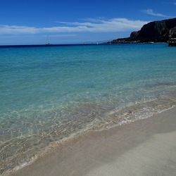 MONDELLO. Fotografie di Giulio Azzarello ©2024.