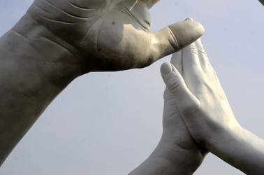LE MANI DI LORENZO QUENN Biennale di Venezia. Fotografie di Giulio Azzarello &copy;2020.