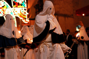 PROCESSIONE RELIGIOSA in Sicilia. Fotografie di Giulio Azzarello &copy;2014.