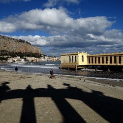 MONDELLO. Fotografie di Giulio Azzarello &copy;2024.