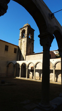 IL CHIOSTRO di S.Angelo di Brolo Messina . Fotografie di Giulio Azzarello ©2014. IL CHIOSTRO di S.Angelo di Brolo Messina . Fotografie di Giulio Azzarello ©2014.