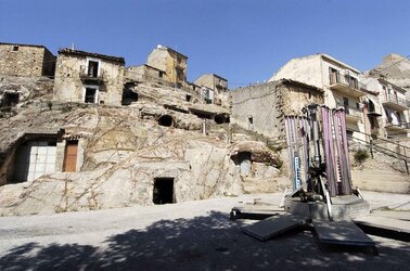 SPERLINGA comune e paese delle madonie in Sicilia. Fotografie di Giulio Azzarello &copy;2014.