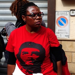 AFROCHE. Fotografie di Giulio Azzarello ©2024. AFROCHE. Fotografie di Giulio Azzarello ©2024.