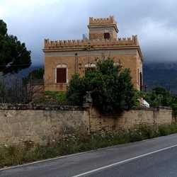 CAMMINANDO. Fotografie di Giulio Azzarello &copy;2024.