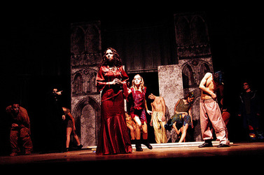 NOTREDAM de PARIS con giovani artisti. Fotografie di Giulio Azzarello ©2014. NOTREDAM de PARIS con giovani artisti. Fotografie di Giulio Azzarello ©2014.