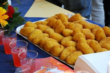 CAMILLERI e MONTALBANO a Porto Empedocle Agrigento . Fotografie di Giulio Azzarello ©2014. CAMILLERI e MONTALBANO a Porto Empedocle Agrigento . Fotografie di Giulio Azzarello ©2014.