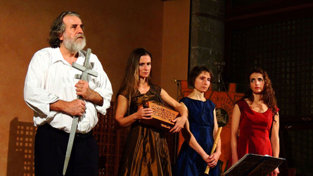 CARLO MAGNO spettacolo epico di e con Mimmo Cuticchio. Fotografie di Giulio Azzarello &copy;2014.