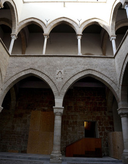 LOGGIATO arabo normanno allo Steri di Palermo. Fotografie di Giulio Azzarello &copy;2014.