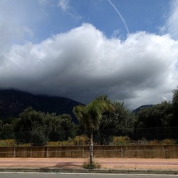 CAMMINANDO. Fotografie di Giulio Azzarello &copy;2024.