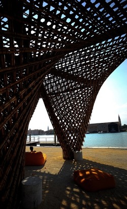 STRUTTURA di LEGNO BIENNALE di ARCHITETTURA di VENEZIA. Foto di G.Azzarello ©2018. STRUTTURA di LEGNO BIENNALE di ARCHITETTURA di VENEZIA. Foto di G.Azzarello ©2018.