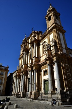 CENTRO STORICO di PALERMO fotografie di Giulio Azzarello ©2019.