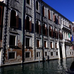 VENEZIA fotografie di Giulio Azzarello &copy;2022.