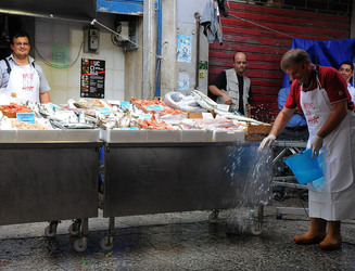 ASTA DEL PESCE ALLA VUCCIRIA di Palermo. Fotografie di Giulio Azzarello &copy;2014.