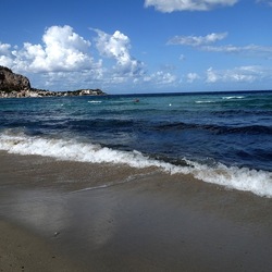 MONDELLO. Fotografe di Giulio Azzarello &copy;2023.