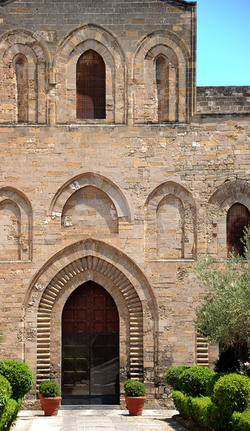 CHIESA E CHIOSTRO DELLA MAGIONE a Palermo panoramiche e particolari. Fotografie di Giulio Azzarello ©2014. CHIESA E CHIOSTRO DELLA MAGIONE a Palermo panoramiche e particolari. Fotografie di Giulio Azzarello ©2014.