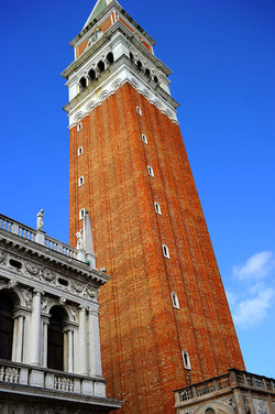 PIAZZA SAN MARCO A VENEZIA fotografie di Giulio Azzarello &copy;2016.