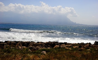 PAESAGGIO SICILIANO di MARE. Fotografia di Giulio Azzarello &copy;2018.