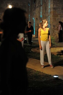 DANZE URBANE contemporanee per le vie di Palermo. Fotografie di Giulio Azzarello &copy;2014.