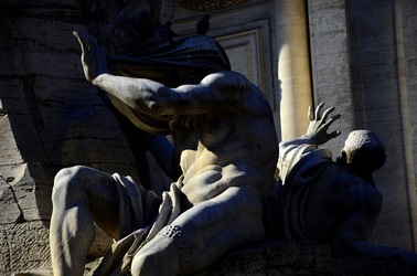 PIAZZA NAVONA Roma. Fotografie di Giulio Azzarello ©2020. PIAZZA NAVONA Roma. Fotografie di Giulio Azzarello ©2020.