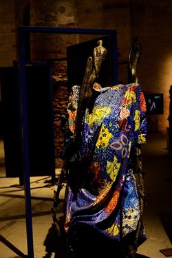 VENEZIA installazione nigeriana inizio Arsenale. Biennale Arch. Cont.. Fotografie di Giulio Azzarello &copy;2022.