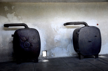 AUSCHWITZ BIRKENAU il percorso della memoria e i documenti. Fotografie di Giulio Azzarello &copy;2016.