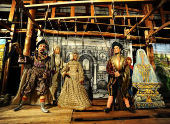 TRADIZIONI IN VIAGGIO mostra di pupi di Mimmo Cuticchio. Fotografie di Giulio Azzarello &copy;2014.