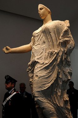LA VENERE DI MORGANTINA e il suo ritorno dagli USA al museo archeologico di Aidone. Fotografie di Giulio Azzarello &copy;2014.