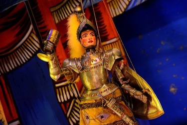 OPERA dei PUPI di Mimmo e Giacomo Cuticchio. Fotografia di Giulio Azzarello ©2020. OPERA dei PUPI di Mimmo e Giacomo Cuticchio. Fotografia di Giulio Azzarello ©2020.