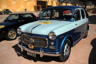 AUTO CLASSICHE ovvero la loro modernit&agrave; in mostra con tanti modelli del passato. Fotografie di Giulio Azzarello &copy;2014.